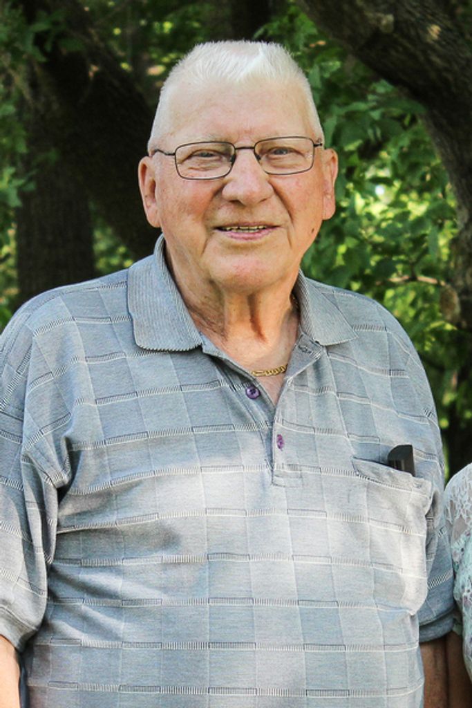 Arnold Voelker