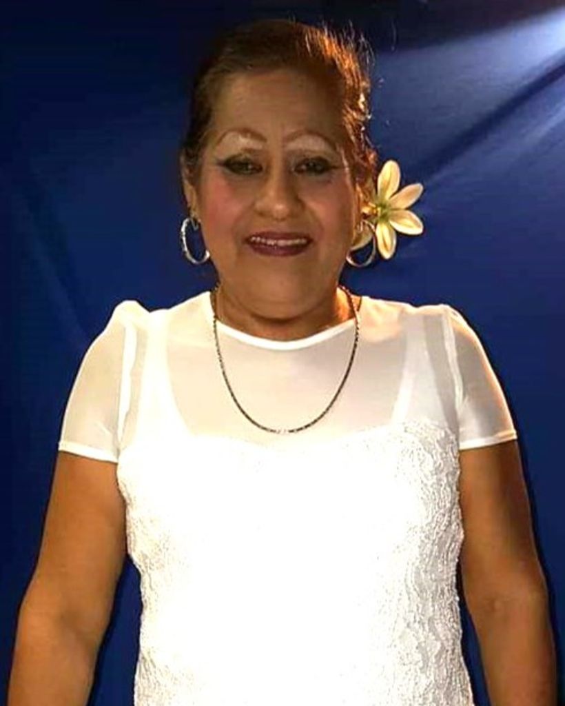 Julia Angulo