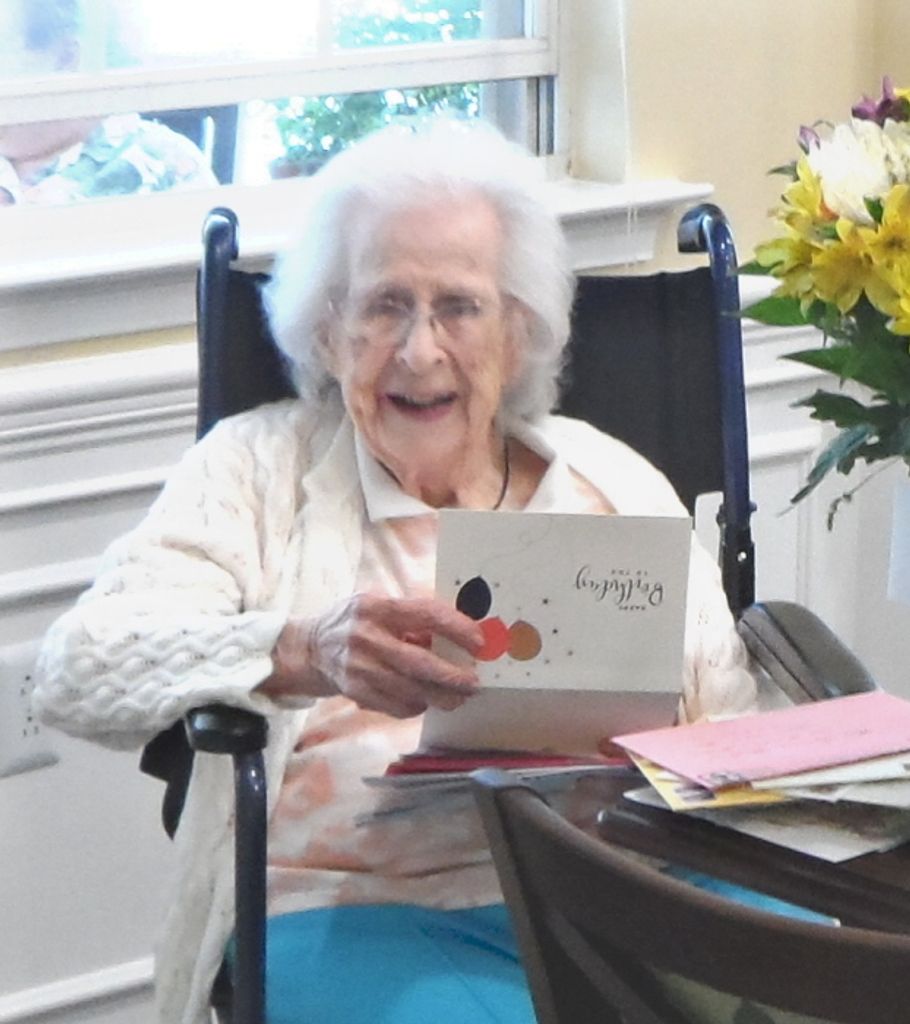 Louise Evelyn (Huckins)  Garland Profile Photo