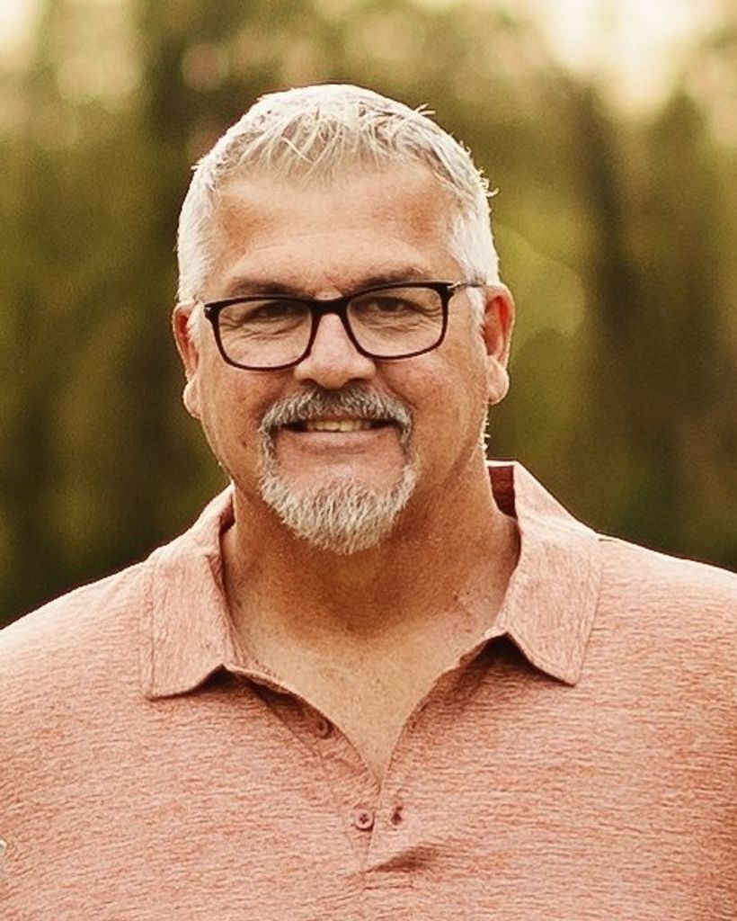 Christopher Warren Roach Profile Photo