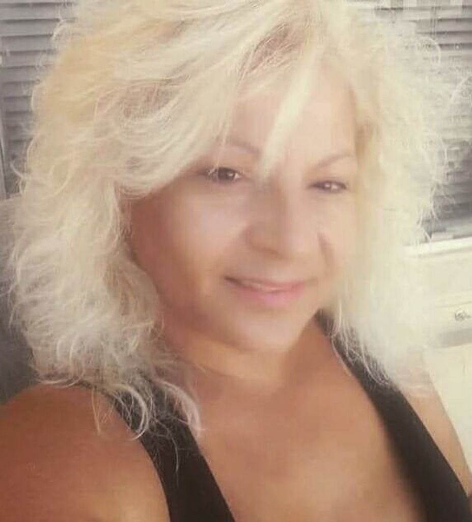Luz Reyez Profile Photo