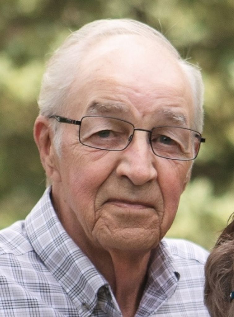 Leon Iverson Profile Photo