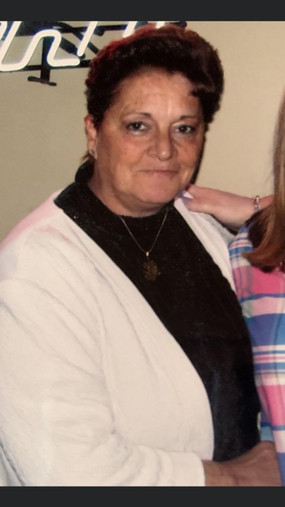 Theresa Barter White Profile Photo