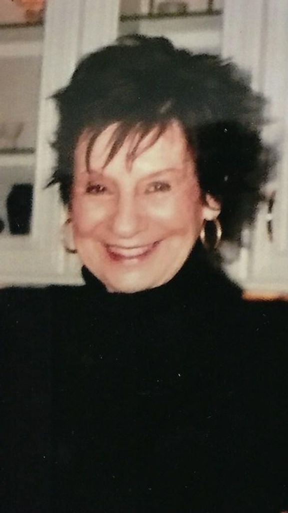 Gloria Lucille Dailey (Macchia)