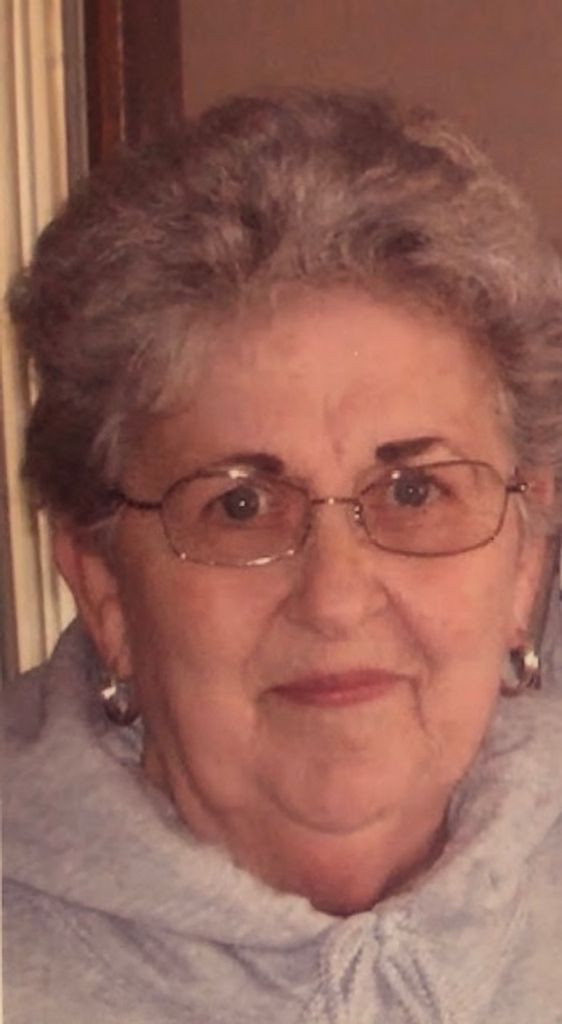 Esther Gross Profile Photo