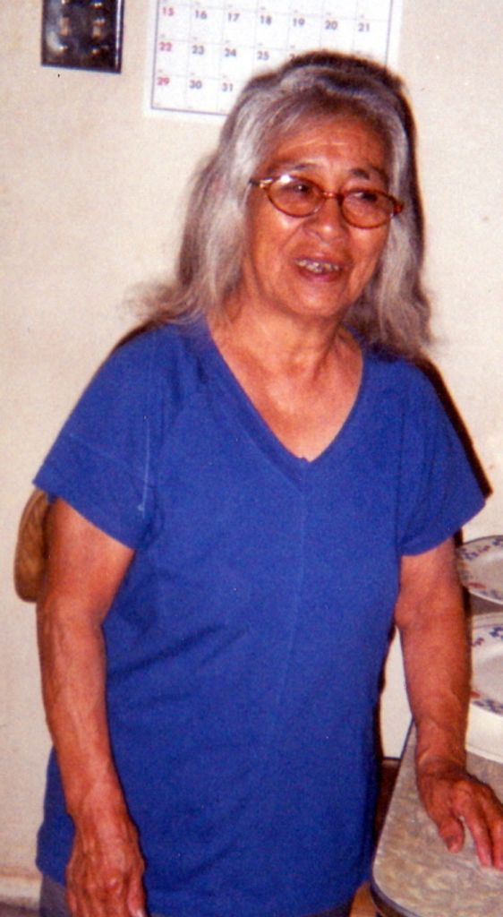 LOLA TELLO