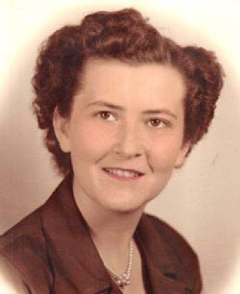 Emma Demoruelle Profile Photo