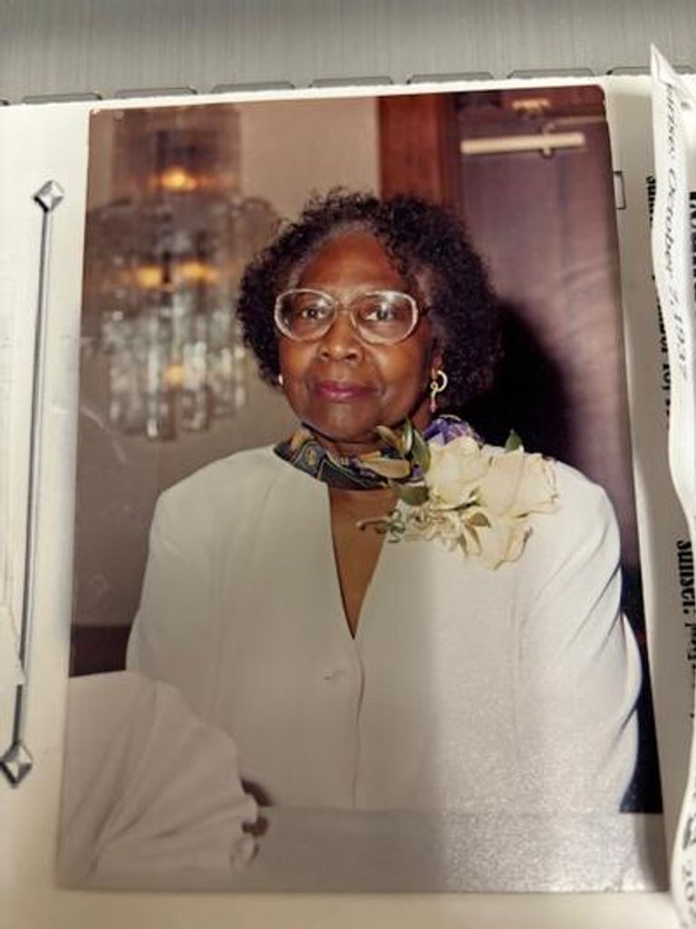 Lucy Teretha Izzard Profile Photo