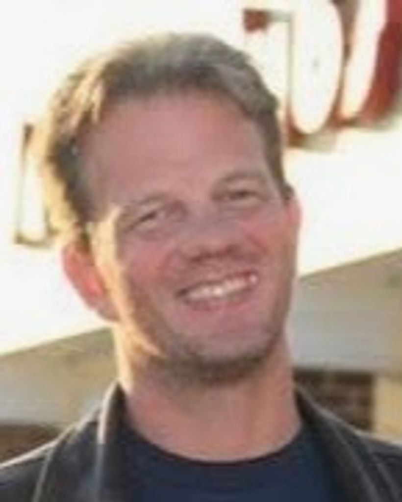 Christopher Ray Hoisington Profile Photo