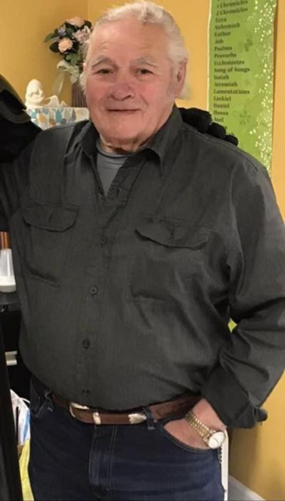 Stevie Huey Profile Photo