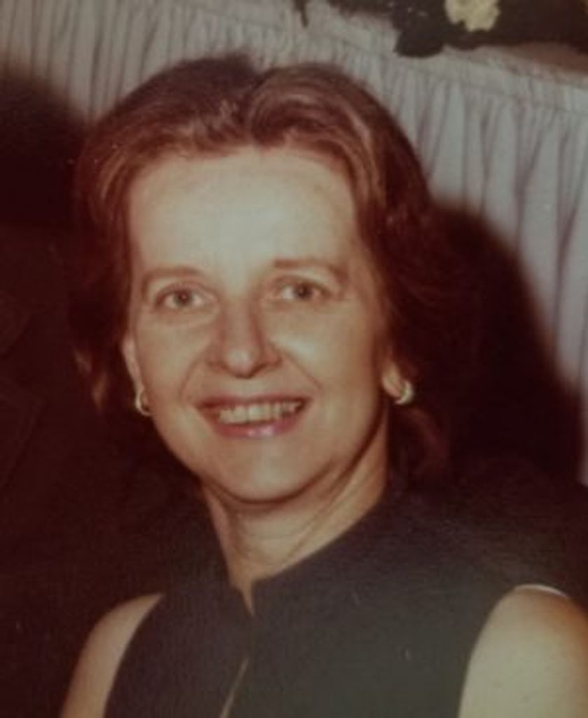 Helen Hanzlik of Palmetto, FL