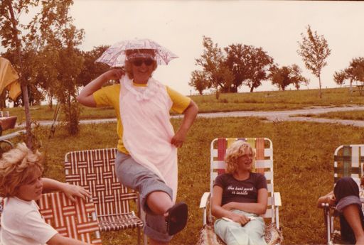 Carolyn J. (Bergstrom)  Bohl photo gallery thumbnail 121 of 133