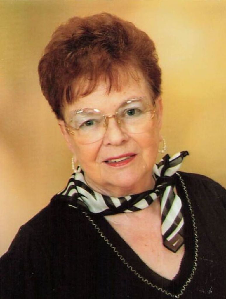 Violet Lyth Profile Photo