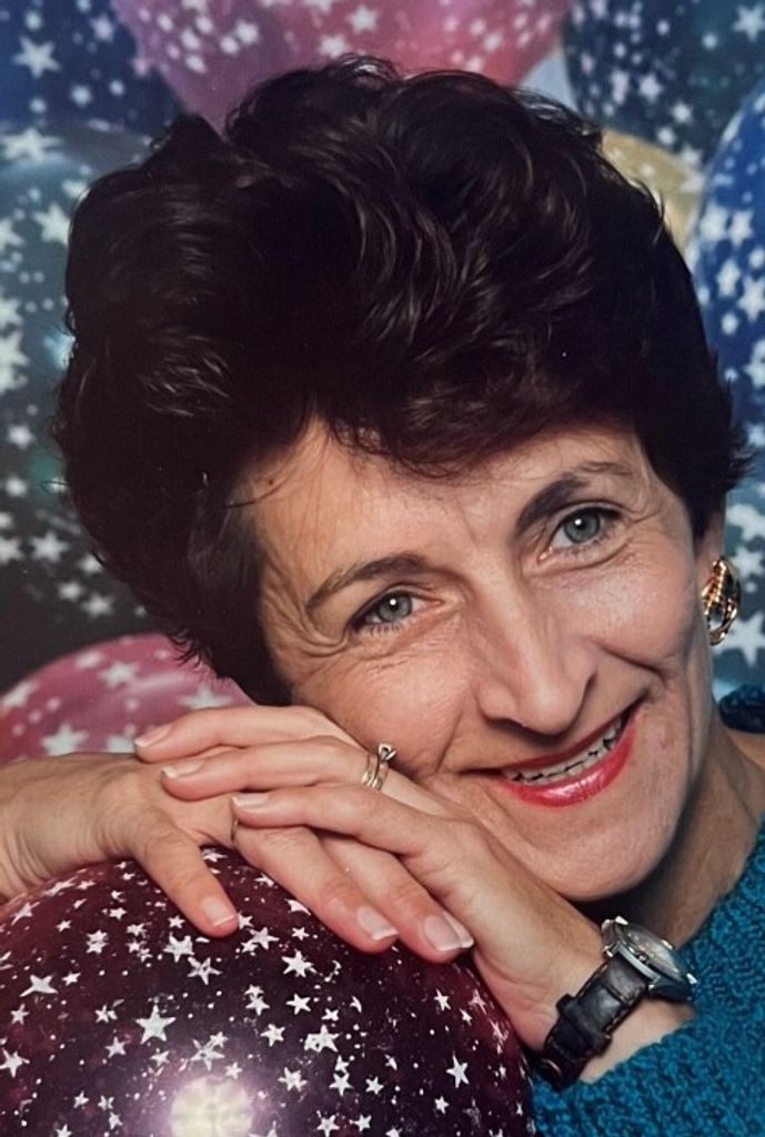 Lois (Cooley)  Boyet