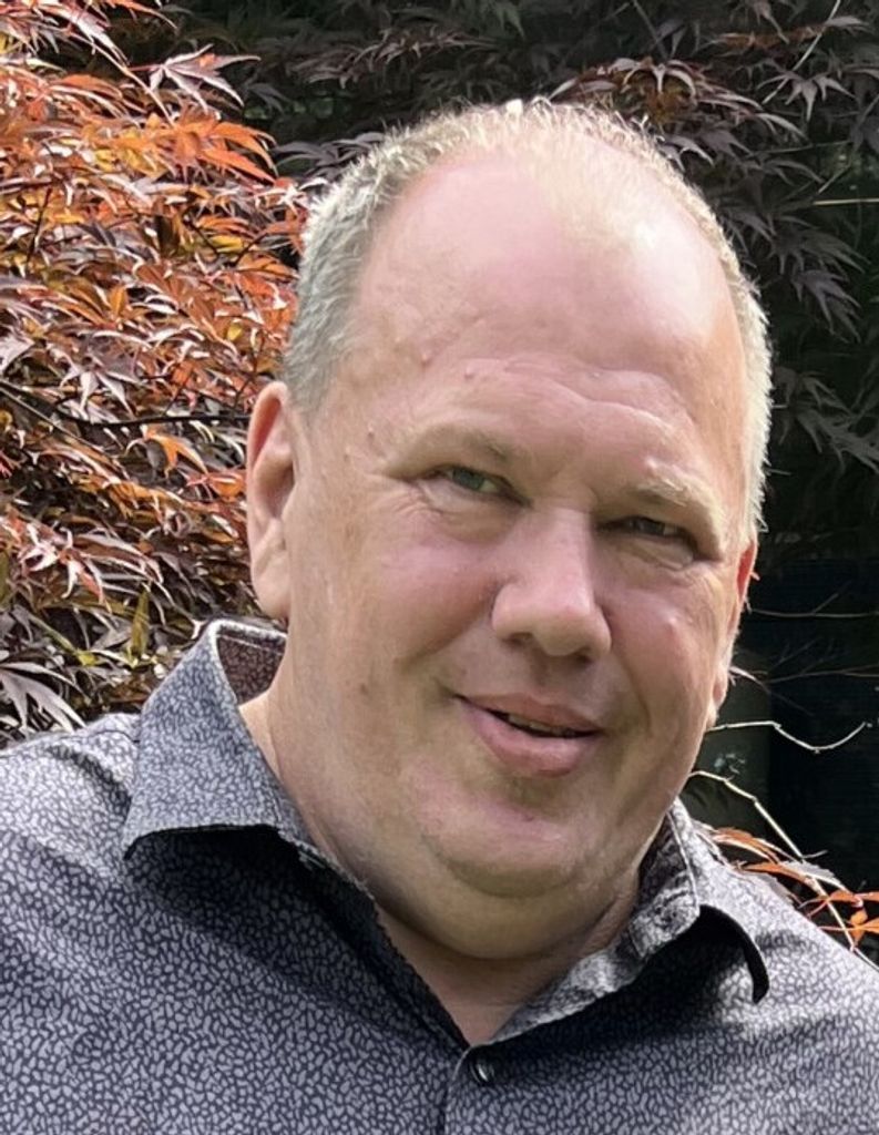 Robert W Martzen Profile Photo