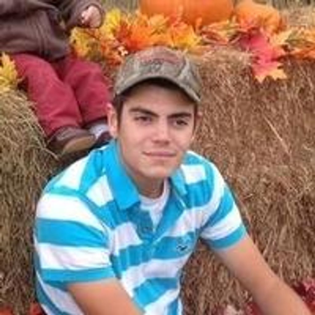 Elliot John Davis Profile Photo