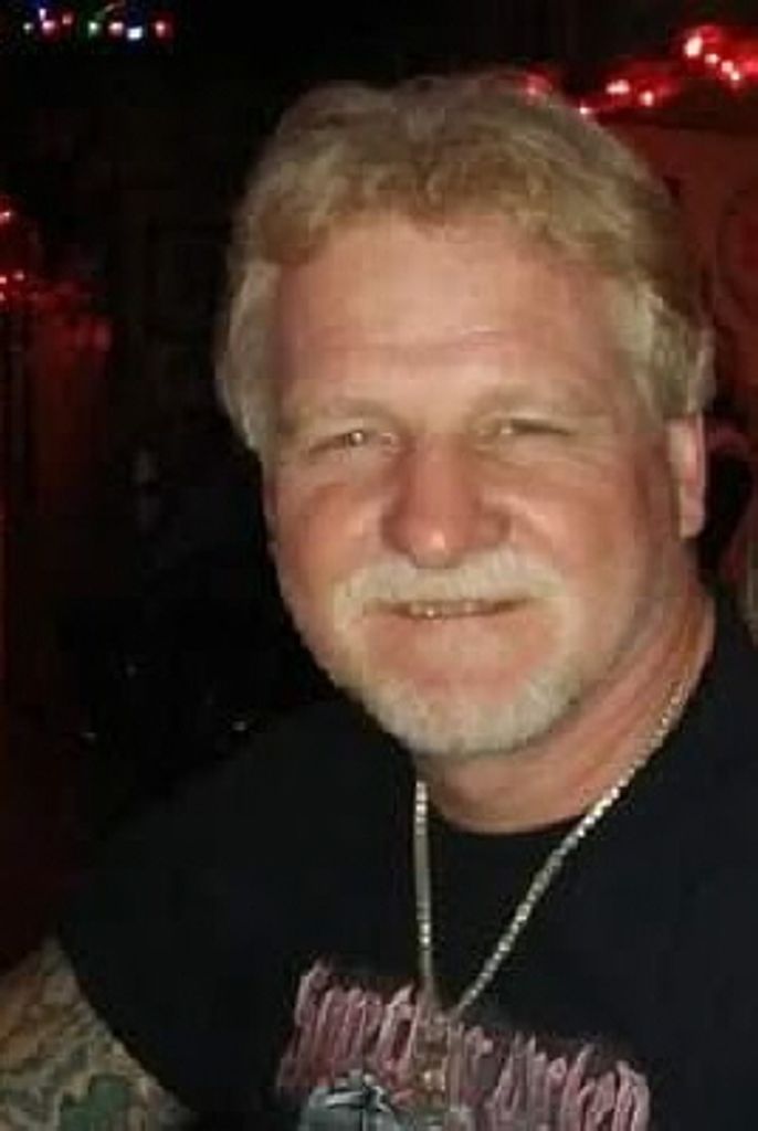 Michael Lee Lyons Profile Photo