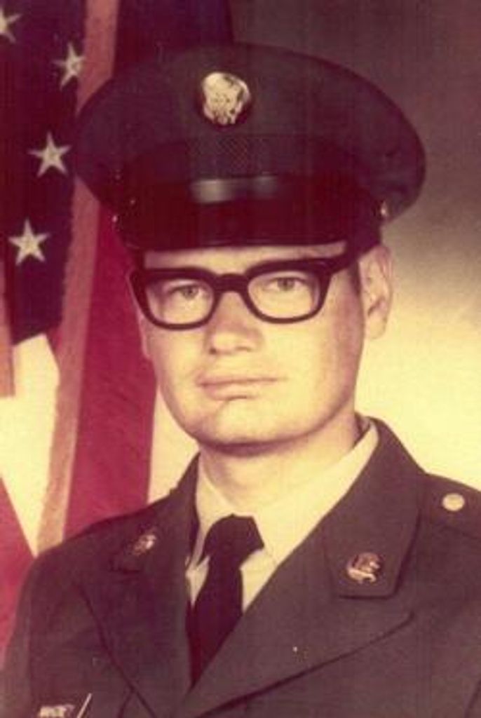 Daniel Mahoney Profile Photo