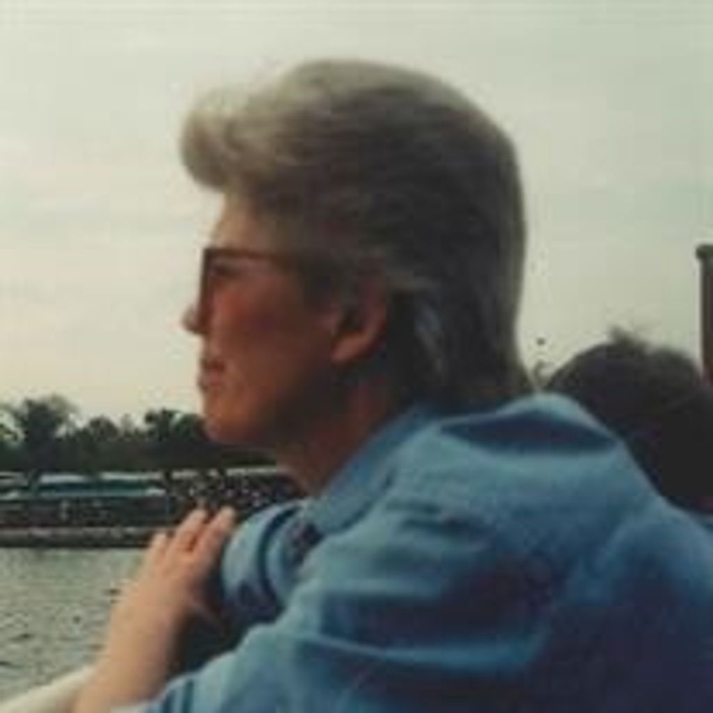 Lynne R Kelsey