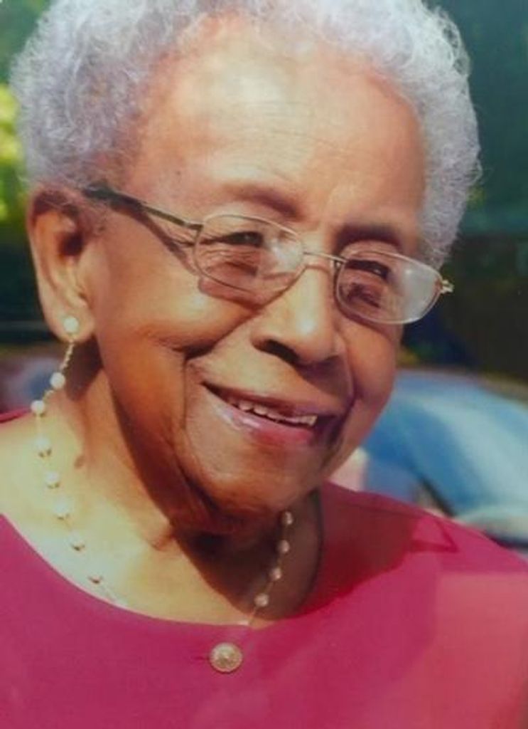 Maggie Taylor Minter