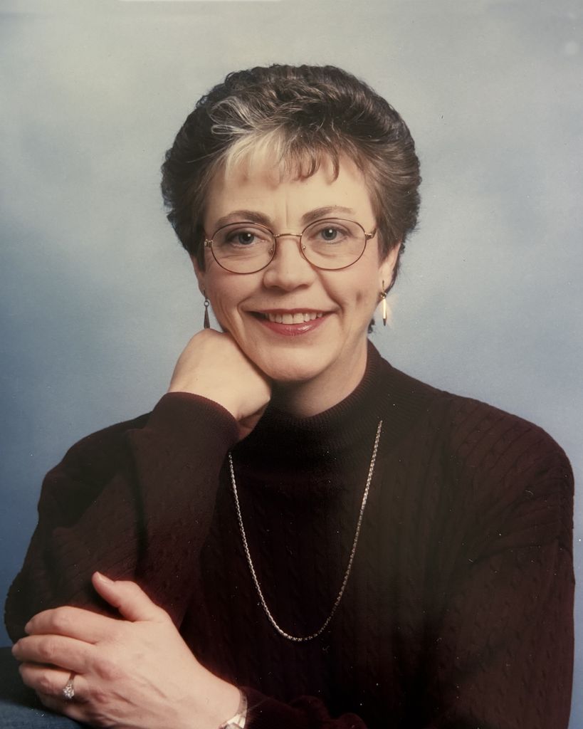 Betty "Lynn" Ross (nee Pilkington) Profile Photo