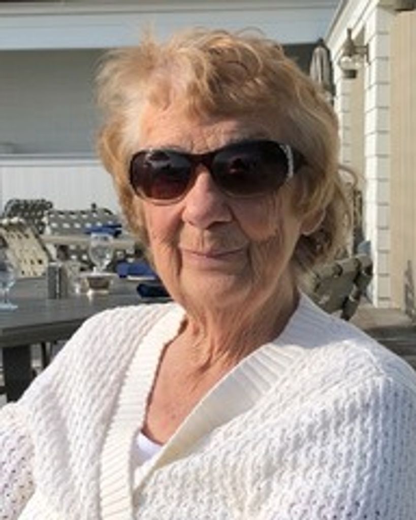 Dolores Schouveller Profile Photo