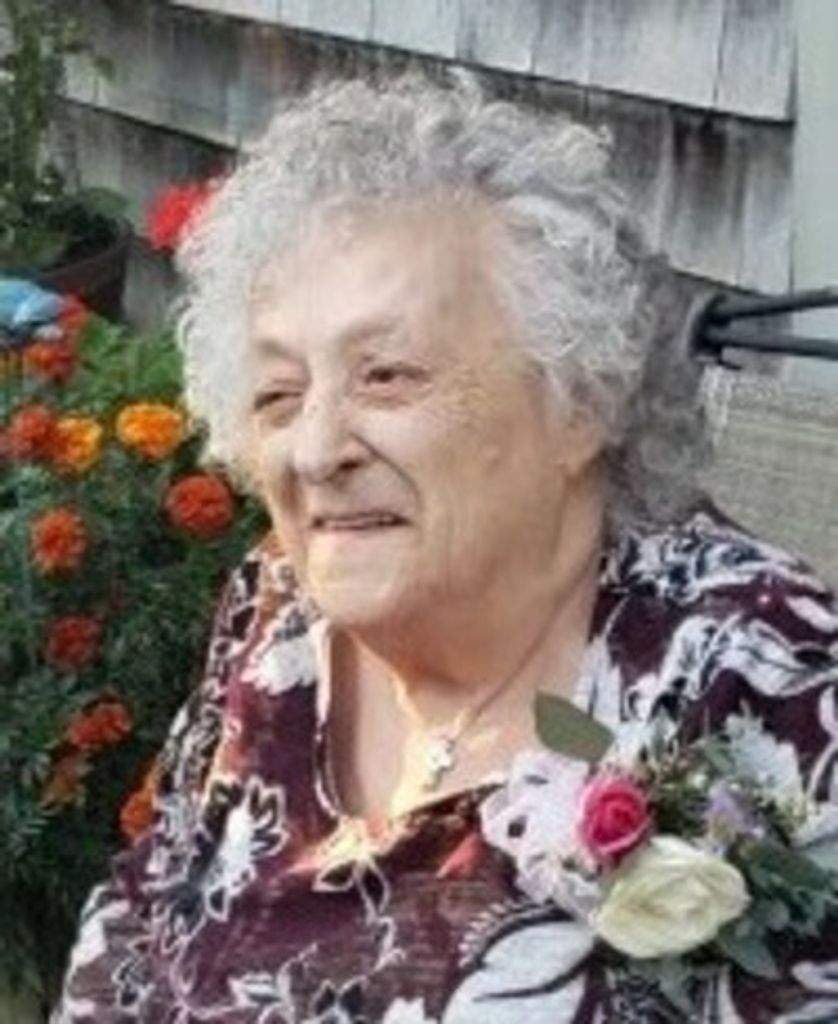 Leonora (Gomes) Kaminski Profile Photo