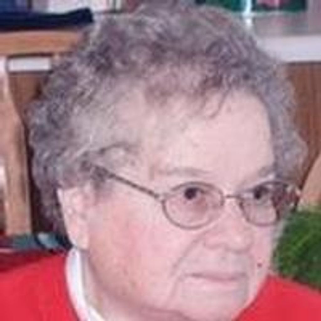Clara Symond Profile Photo