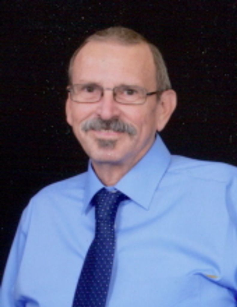 Michael Ray Lowe