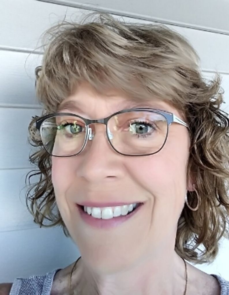 Lisa S Wurster