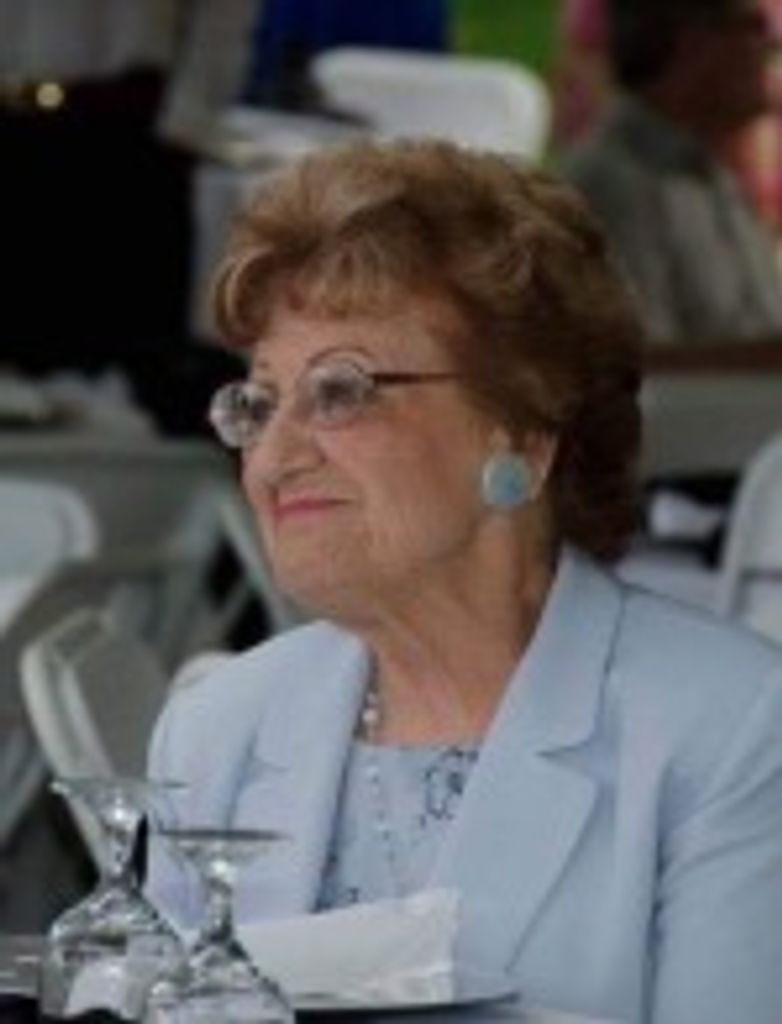 Beverly  Joyce Distad