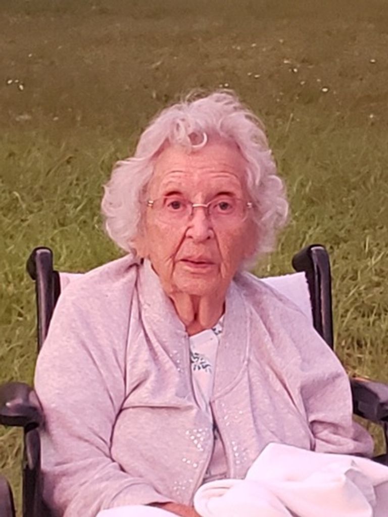 Helen Louise Waits Profile Photo