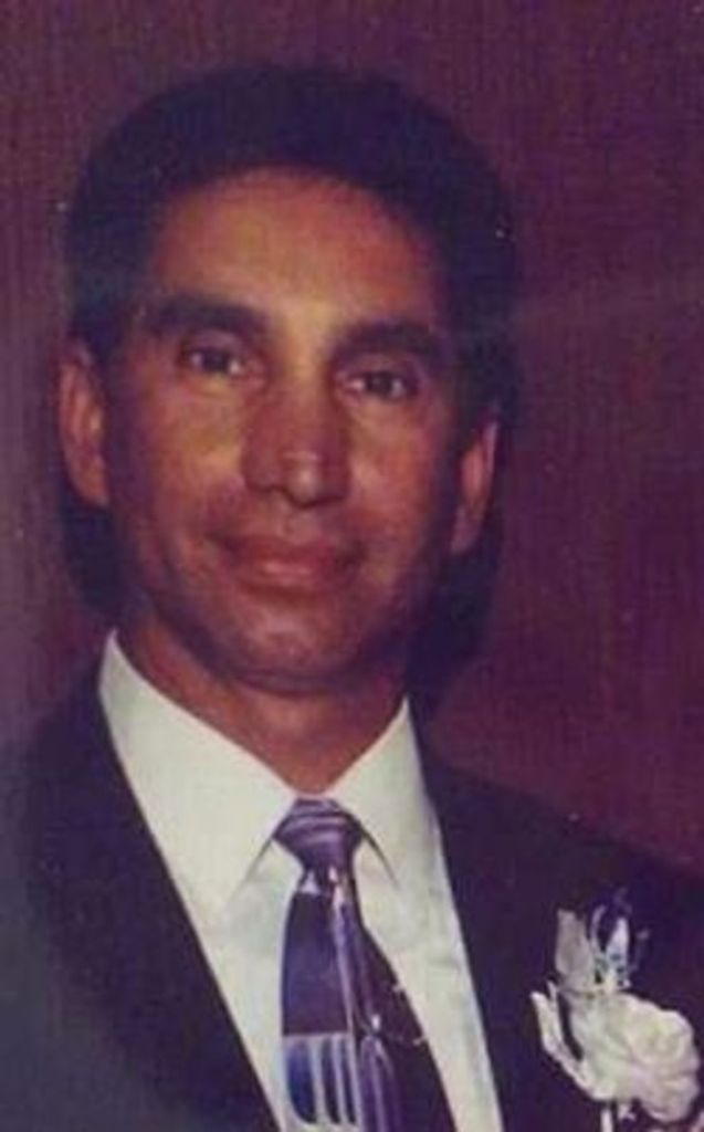 Roberto Flores Profile Photo