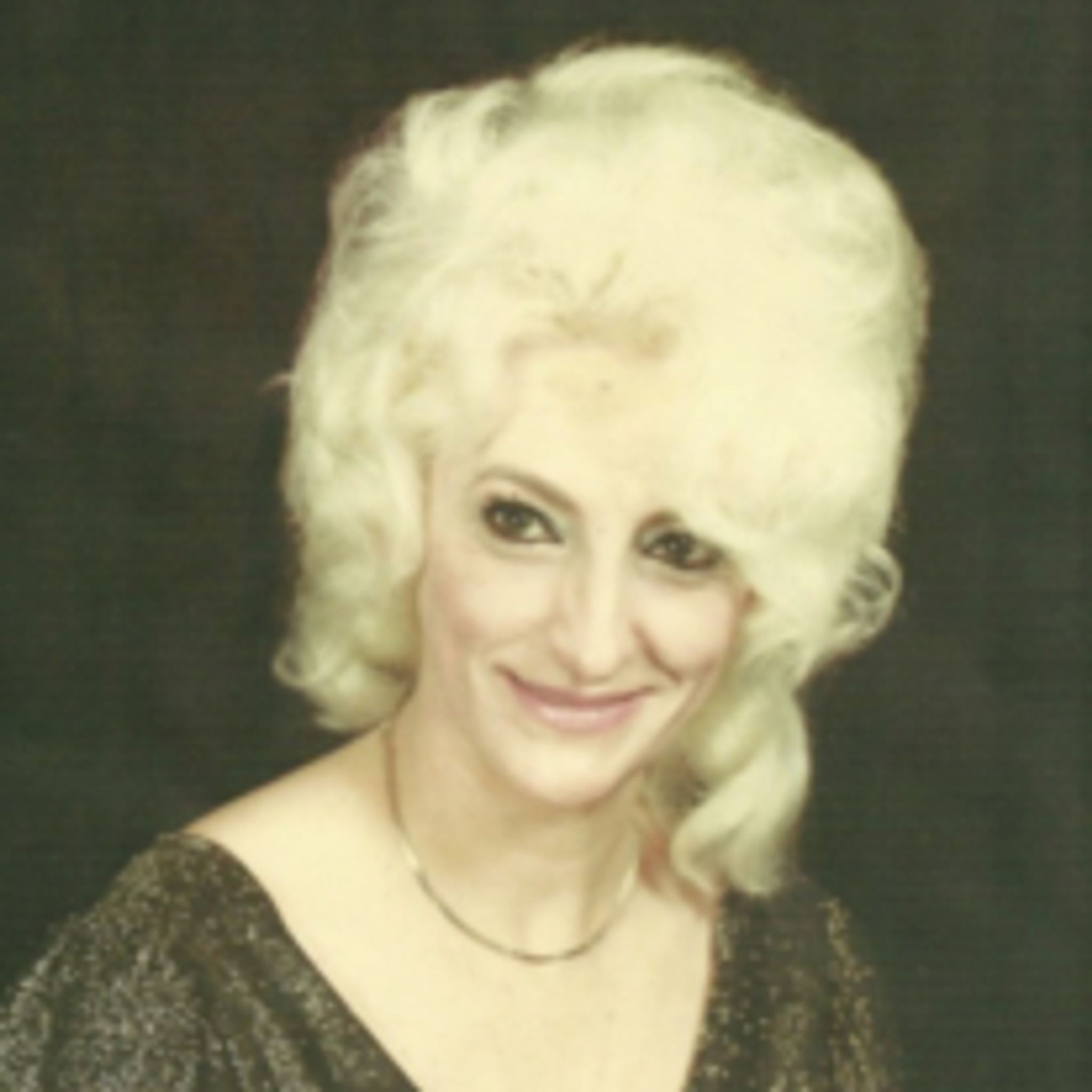 Dorothy Lee Bond photo gallery image 2 of 2