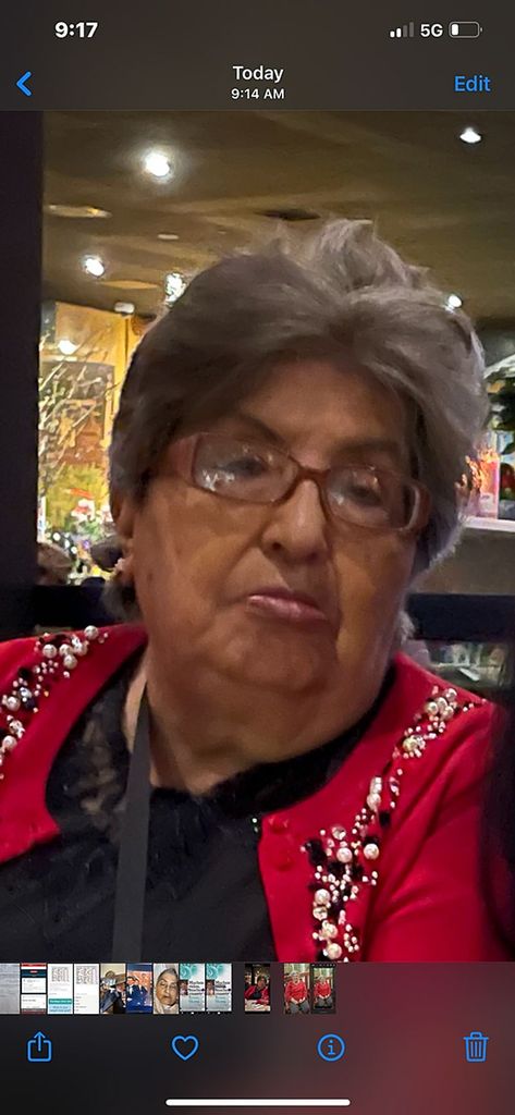 Gladys (Baradi Arze) Davila