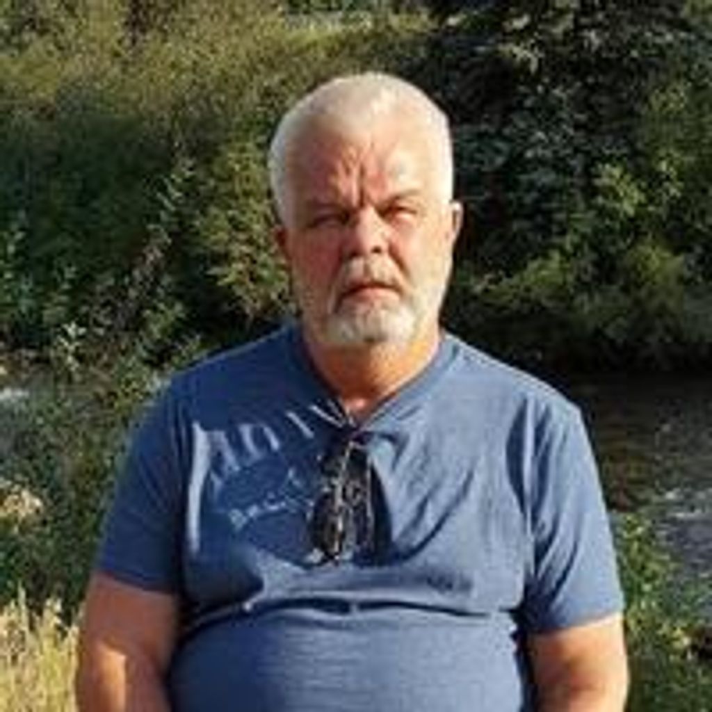 Robert "Bob" Hoffman