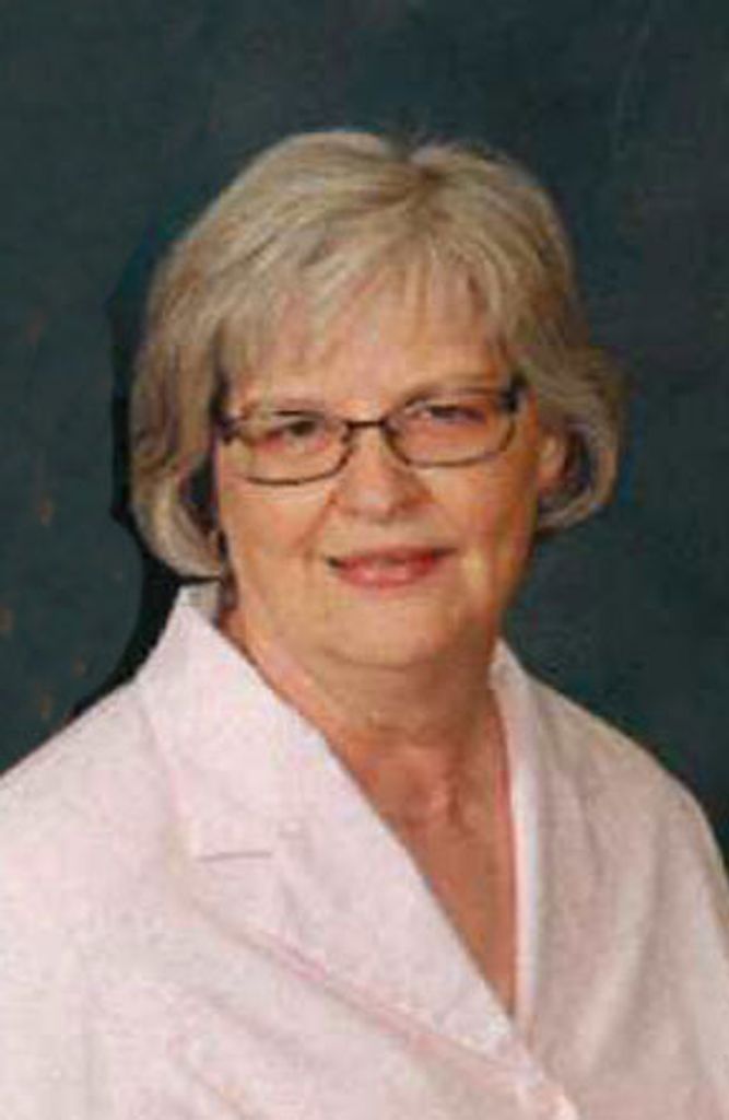 Ella Barjenbruch Profile Photo