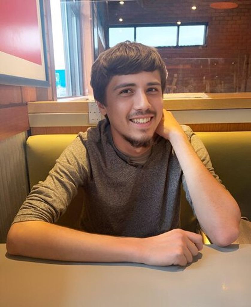 Aaron Russell Mackinder Profile Photo
