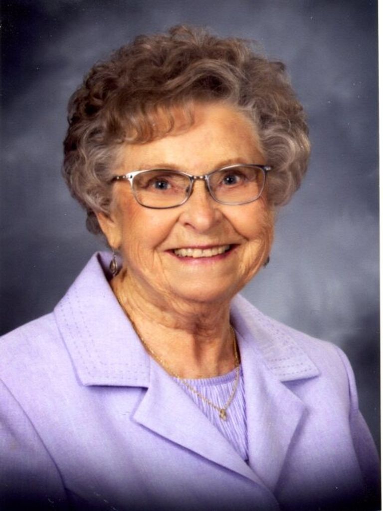 Evelyn J (Tiesler)  Hassebroek Profile Photo