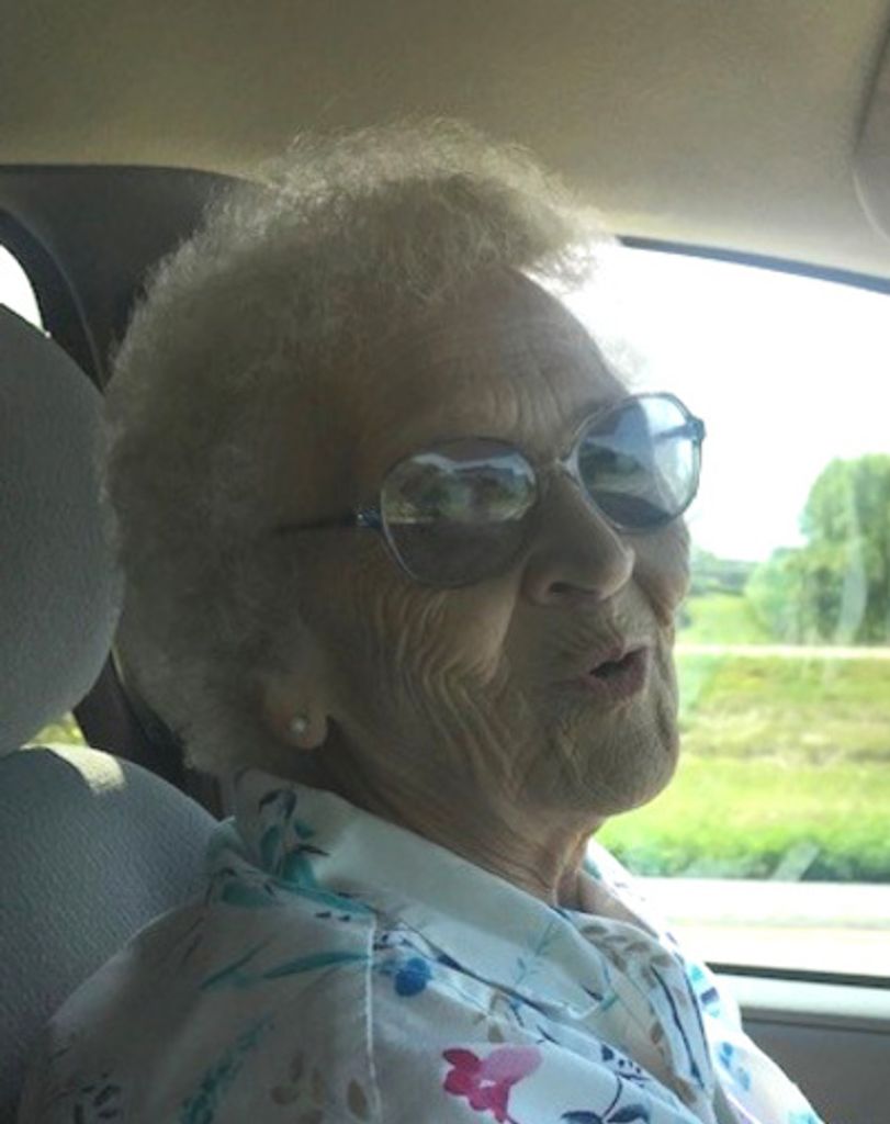 Evelyn Joan Hanus Profile Photo