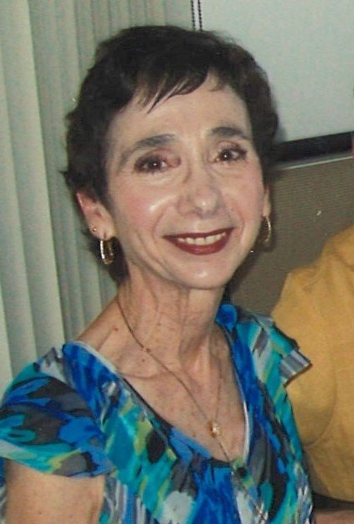 Elvira  Lorenzi