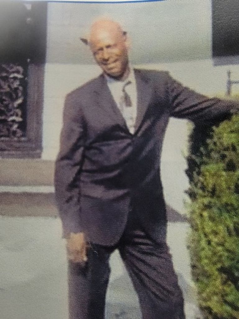 Karl Valentino Woods Profile Photo