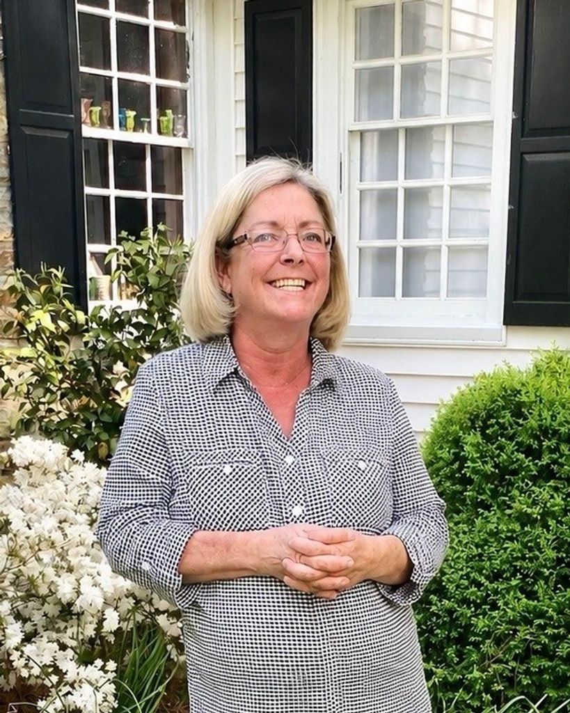Julie Monk Lopp Profile Photo