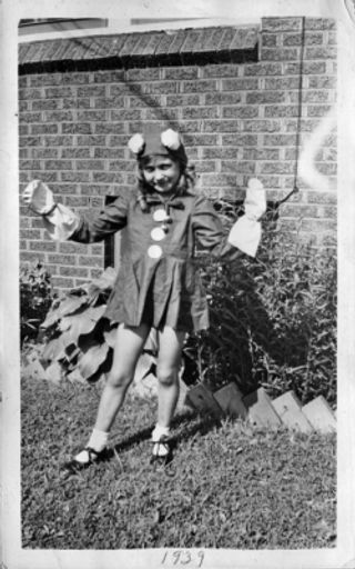 Shirley Templet photo gallery thumbnail 4 of 8