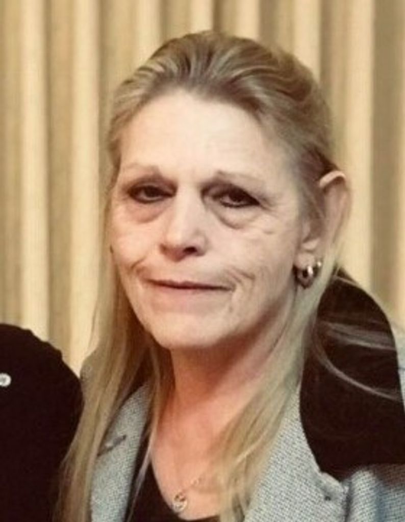 Lynn Jewell (Perry)  Tillman