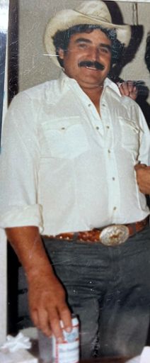 Jose Saenz photo gallery thumbnail 7 of 63