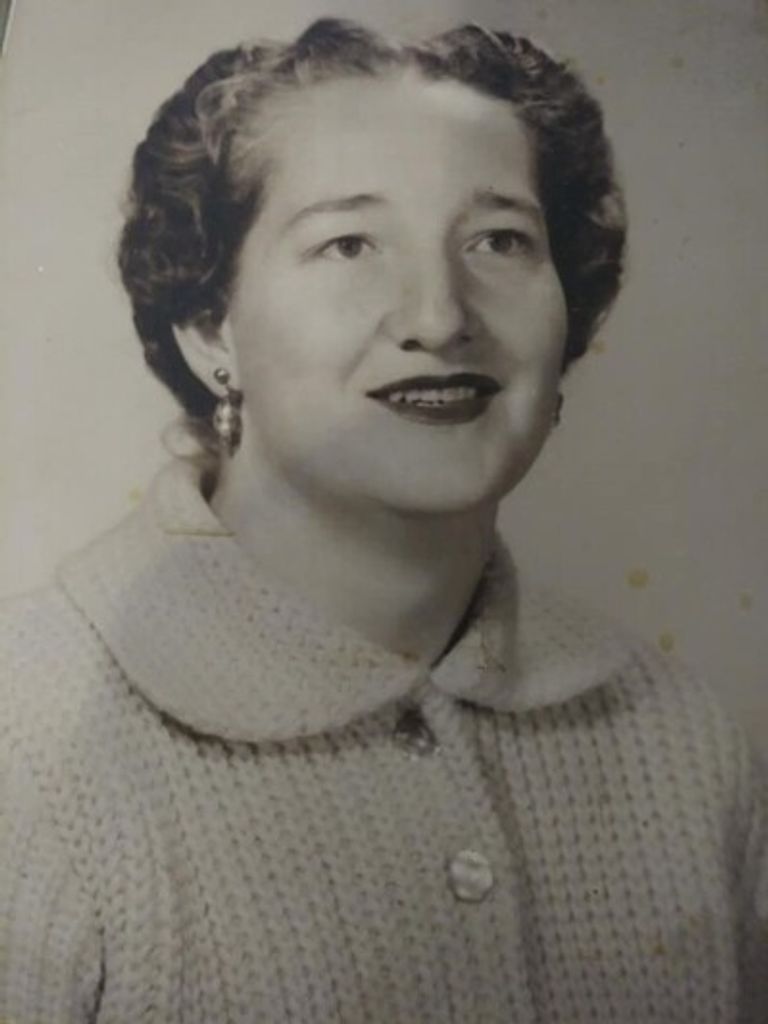 Lois Lorrain Smith Profile Photo