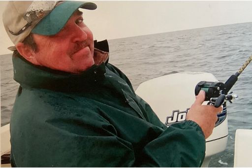 Edward Earl Carnahan's obituary image