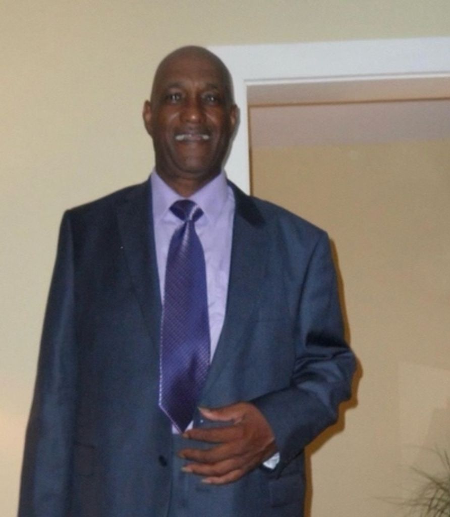 Louis Harris, Jr. Profile Photo