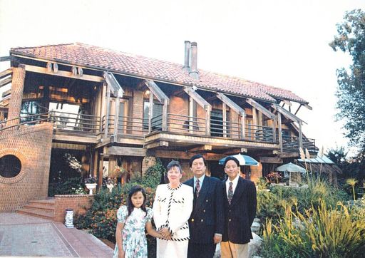 Quang Luu photo gallery thumbnail 8 of 24